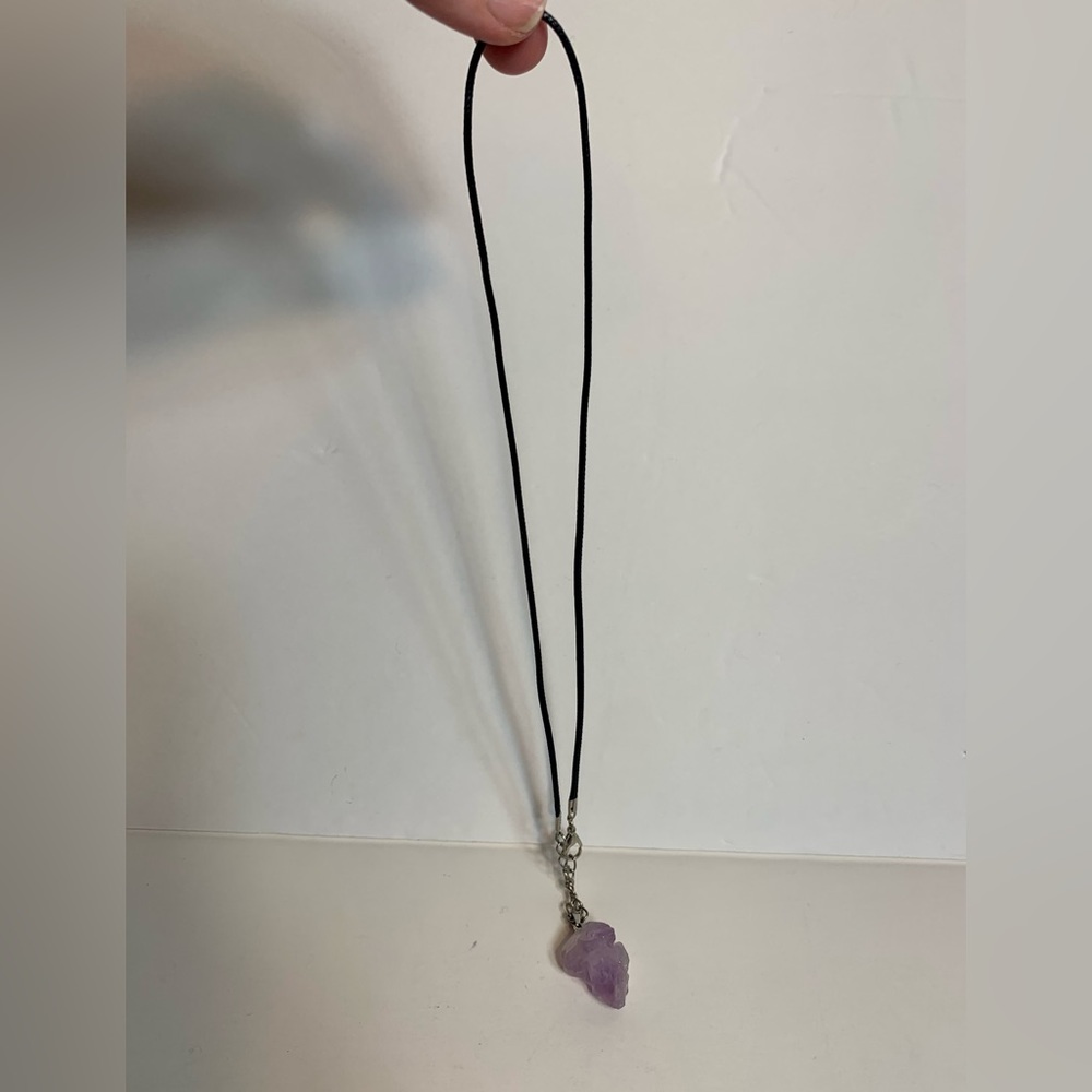 Collection of crystals including one necklace. - Picture 4 of 9